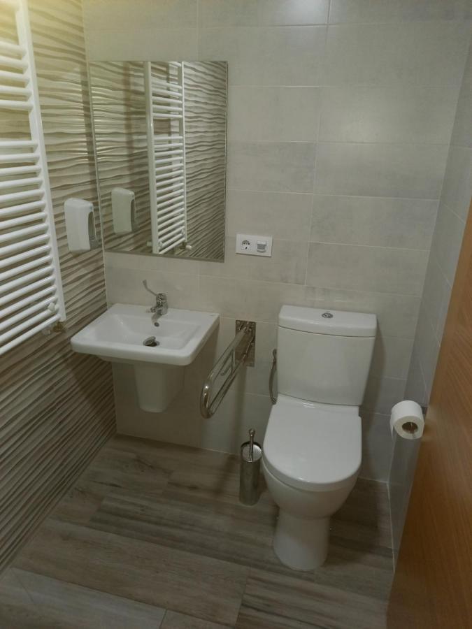Rodeiro Hostal Y Albergue Carpinteiras מראה חיצוני תמונה